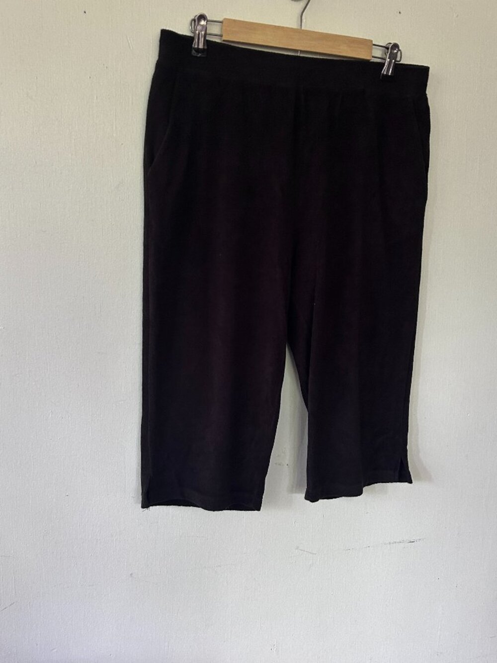 d&co Active Terry Cloth Bermuda Shorts Womens Large Black Pockets Loungewear